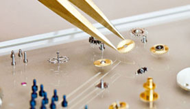 天津伯爵指定维修门店打开表壳